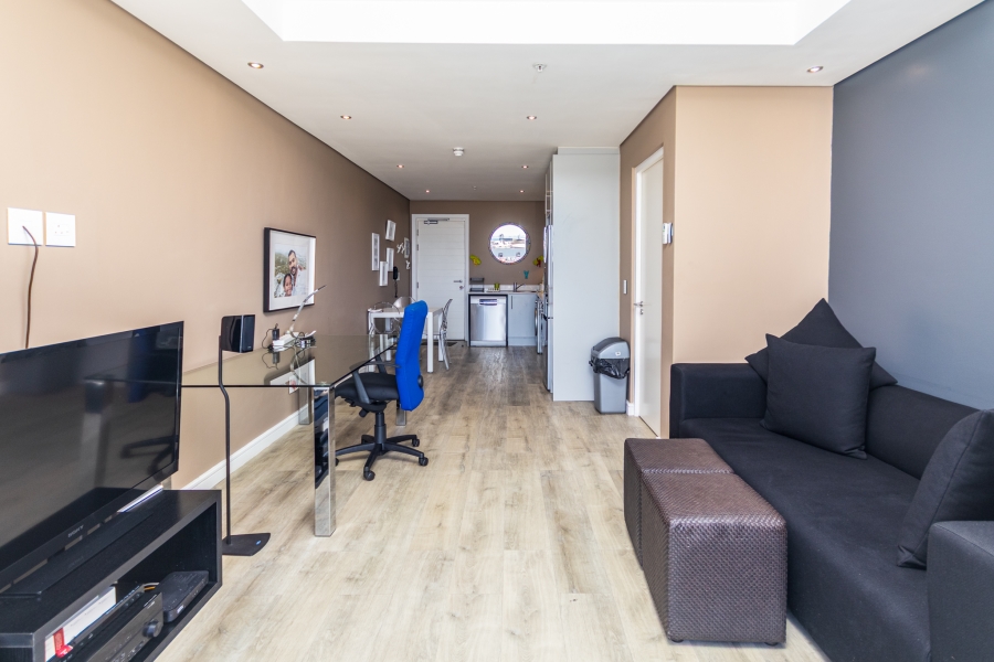 To Let 1 Bedroom Property for Rent in Foreshore Western Cape